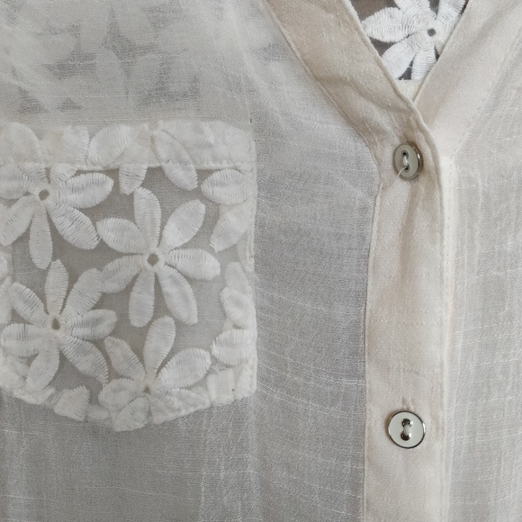 MINE semi-sheer ivory blouse with pop floral lace - Picture 3 of 7